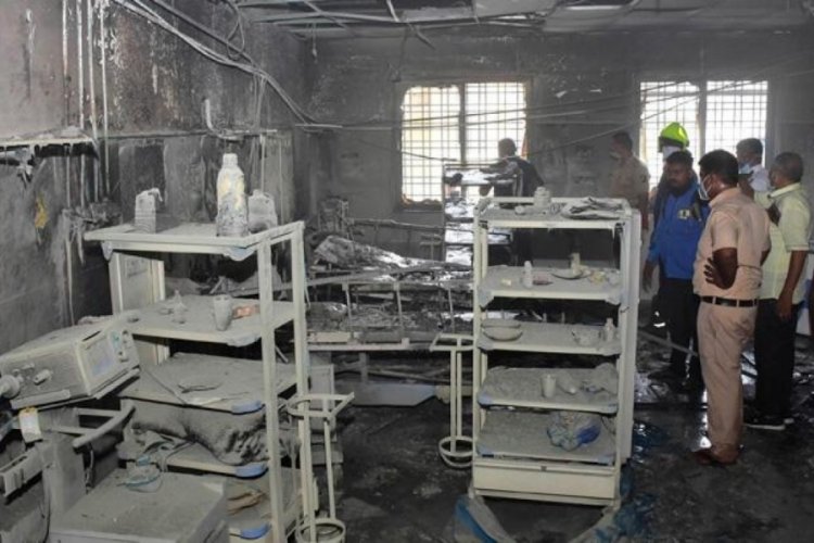Hastanede &ccedil;ıkan yangında Covid-19 hastaları &ouml;ld&uuml;