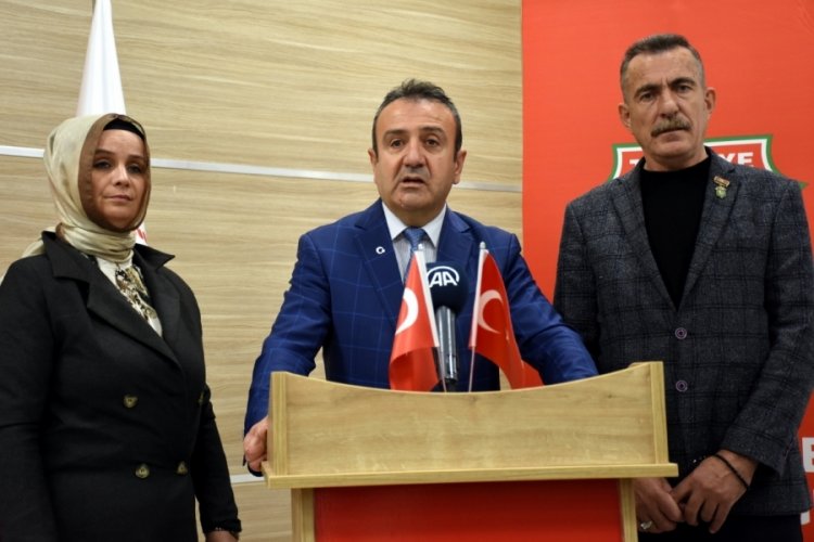 Bursa'da şehit aileleri L&uuml;tf&uuml; T&uuml;rkkan'ı kınadı!