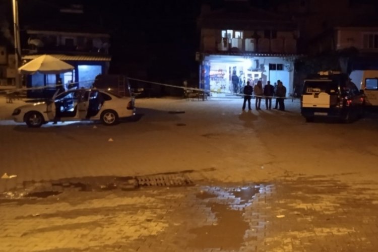 Afyonkarahisar'da eski d&uuml;n&uuml;r&uuml;n&uuml; ailesiyle birlikte katletti
