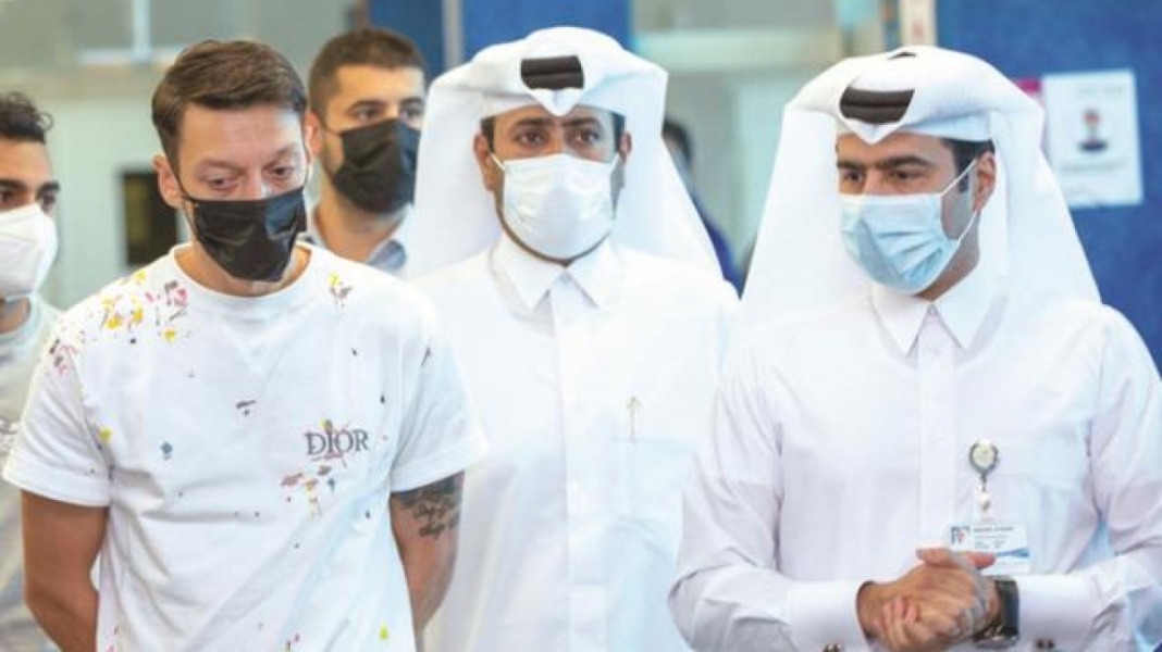 Mesut &Ouml;zil'in yeni adresi netleşti! Bu kez teklifi geri &ccedil;evirmedi