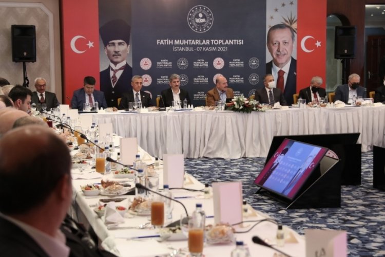 İ&ccedil;işleri Bakanı Soylu Fatih'te ve Arnavutk&ouml;y'de muhtarlarla bir araya geldi