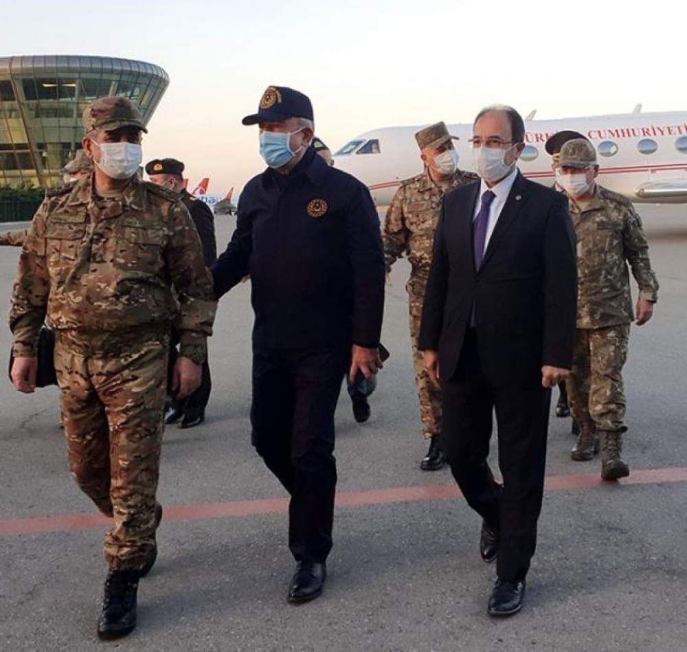 Milli Savunma Bakanı Akar Azerbaycan'da