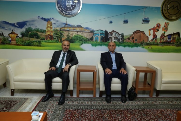 Bursa B&uuml;y&uuml;kşehir Belediye Başkanı Aktaş şehit babasını ağırladı