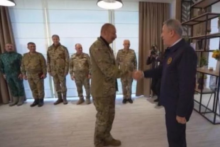 İlham Aliyev, Bakan Akar ve komuta kademesini kabul etti
