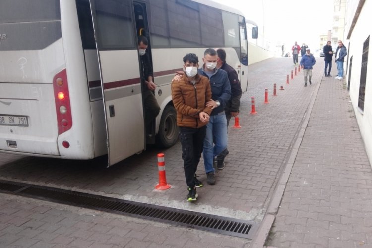 Kayseri'deki DEAŞ operasyonunda yakalanan şahıslar sınır dışı edilecek