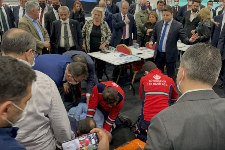 İBB Meclisi'nde fenalaşan CHP'li &uuml;ye hastaneye kaldırıldı!