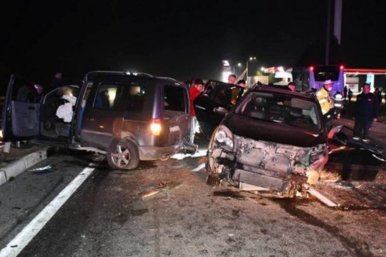 TEM'de 9 ara&ccedil;lı zincirleme trafik kazası