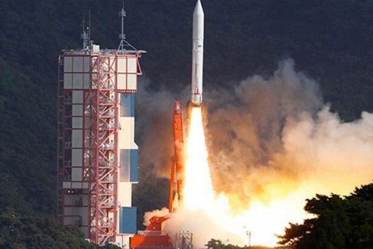 Japonya 9 uydu taşıyan roketini fırlattı