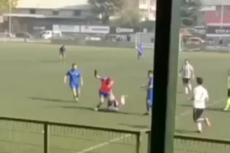 Bursa'da futbolcu, kramponla rakibini yaraladı