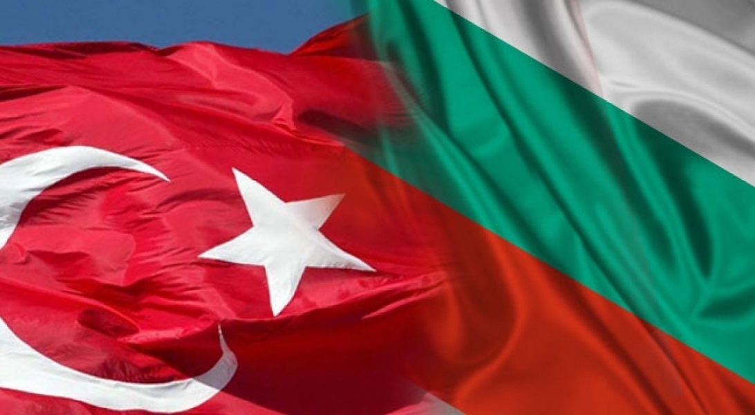 Turhan Gen&ccedil;oğlu'ndan Bulgaristan se&ccedil;imlerine katılım &ccedil;ağrısı: Bir oy bir oydur!