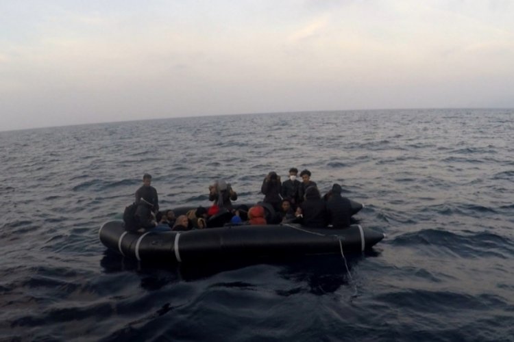 Yunanistan'ın ittiği ka&ccedil;ak g&ouml;&ccedil;menler kurtarıldı