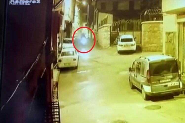 Bursa'da fakirlere erzak dağıttığı motoru hırsızlar &ccedil;aldı