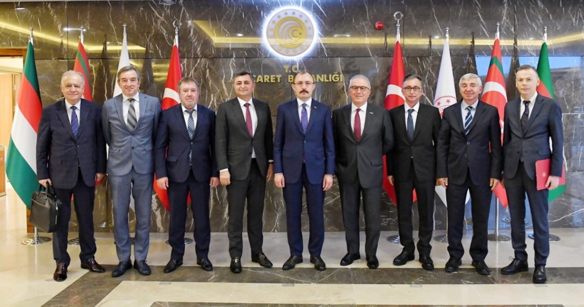 OİB Heyeti Bakan Muş'u ziyaret etti