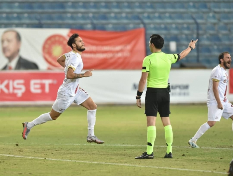 İneg&ouml;lspor 3 puanla d&ouml;n&uuml;yor