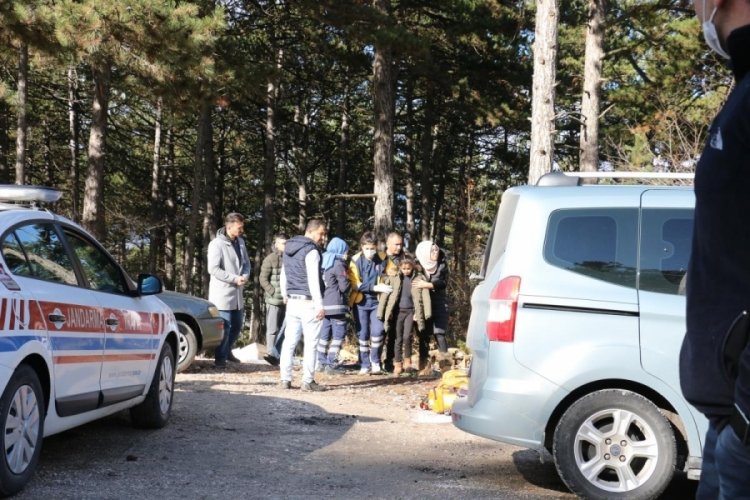 Bolu'da otomobil ağaca &ccedil;arptı! 6 yaralı var