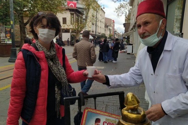 Bursa'da şifalı Osmanlı salebi! &Uuml;ş&uuml;yenlerin i&ccedil;ini ısıtıyor