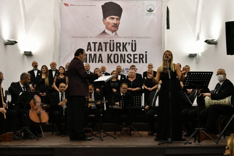 Bursa Osmangazi'de şarkılar Atat&uuml;rk i&ccedil;in yankılandı