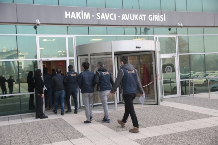 FET&Ouml; ş&uuml;phelisi 8 kişi adliyeye sevk edildi