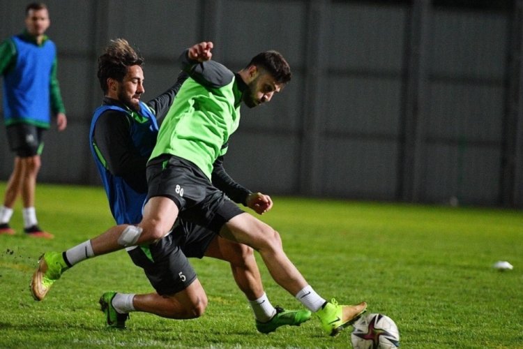 Bursaspor, &ccedil;ift idmanla g&uuml;n&uuml; kapattı