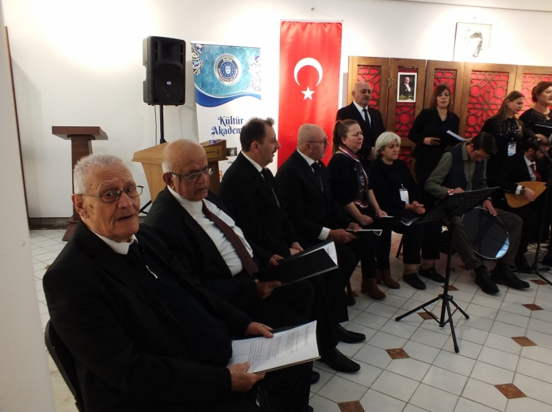 Bursa B&uuml;y&uuml;kşehir'de Atat&uuml;rk t&uuml;rk&uuml; ve şiirlerle anıldı