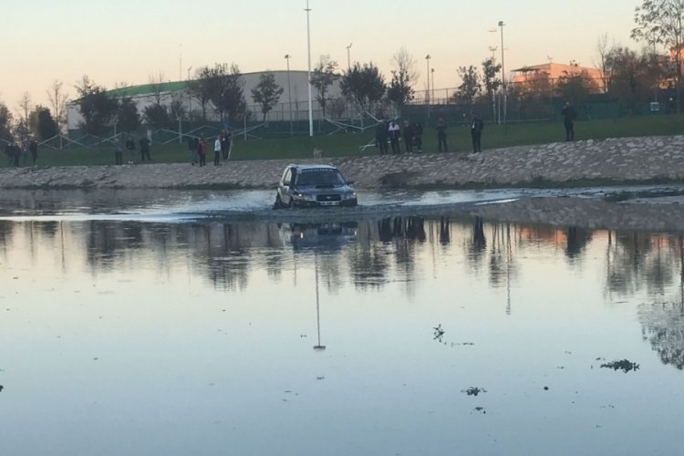H&uuml;davendigar parkı 'baja' g&ouml;sterileriyle renklendi