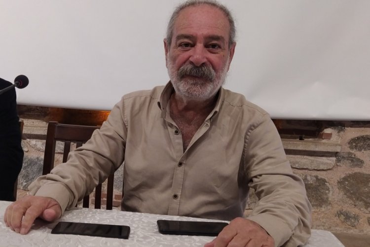 Bursa'ya gelen Selahattin Taşd&ouml;ğen: "T&uuml;rkiye'de sabah erken kalkan oyuncu oluyor"