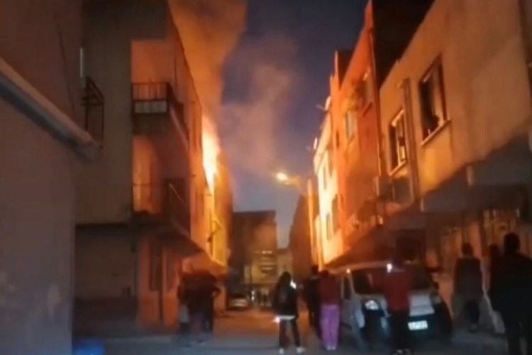 Bursa'da binada &ccedil;ıkan yangın korku dolu anlar yaşattı! (&Ouml;ZEL HABER)