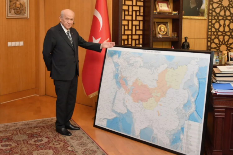 MHP lideri Bah&ccedil;eli tasarlayıp &ccedil;izdirdi: T&uuml;rk D&uuml;nyası Haritası