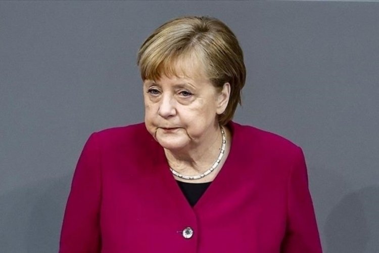 Merkel: Hastanelerdeki b&ouml;l&uuml;mler dolu, ameliyat randevuları iptal ediliyor