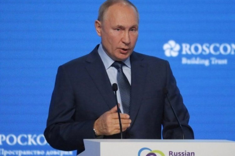 Putin: Belarus'taki g&ouml;&ccedil;men krizinde sorumlu biz değiliz