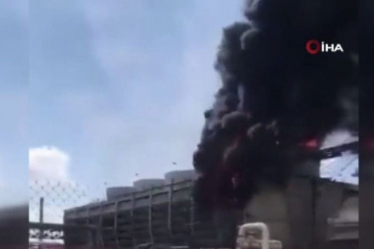 Meksika'da petrol rafinerisinde korkutan yangın