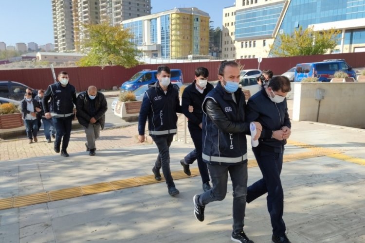 Elazığ'da g&ouml;&ccedil;men ka&ccedil;ak&ccedil;ılığına g&ouml;zaltı