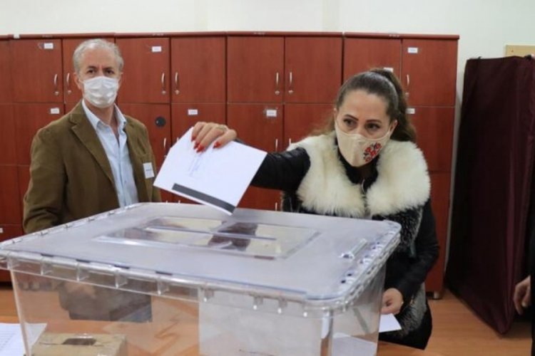 T&uuml;rkiye'deki &ccedil;ifte vatandaşlar, Bulgaristan se&ccedil;imi i&ccedil;in oy kullanmaya başladı