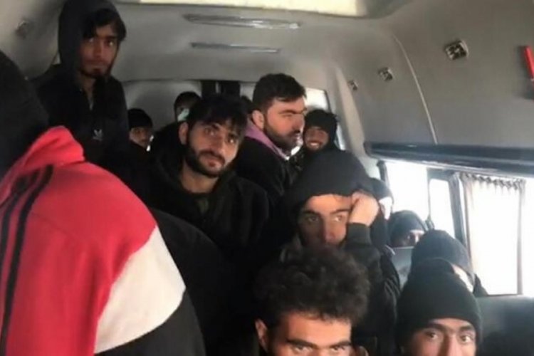 Ankara'da 17 kişilik ara&ccedil;ta 38 ka&ccedil;ak g&ouml;&ccedil;men yakalandı
