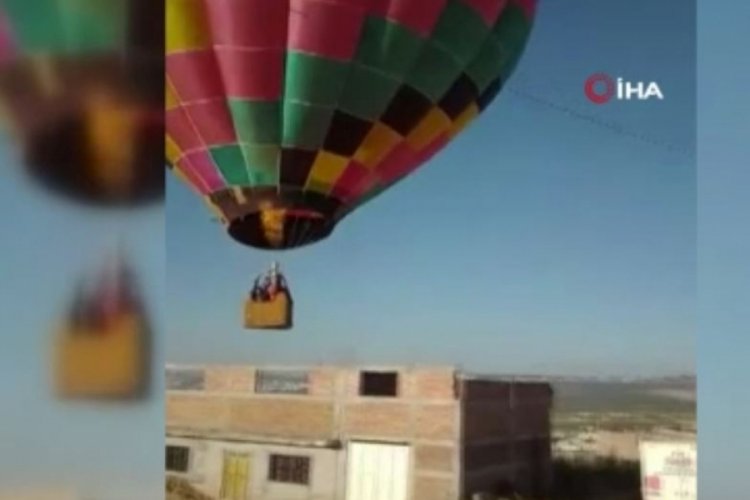 Sıcak hava balonu eve &ccedil;arptı