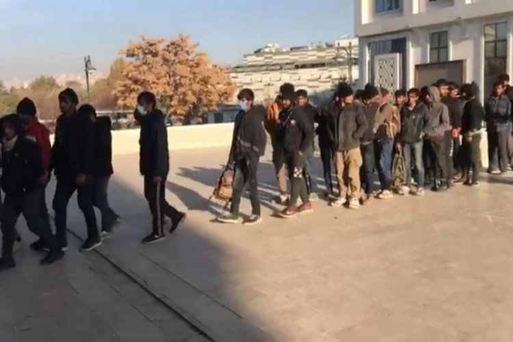 Ankara'da minib&uuml;sten 38 ka&ccedil;ak g&ouml;&ccedil;men &ccedil;ıktı
