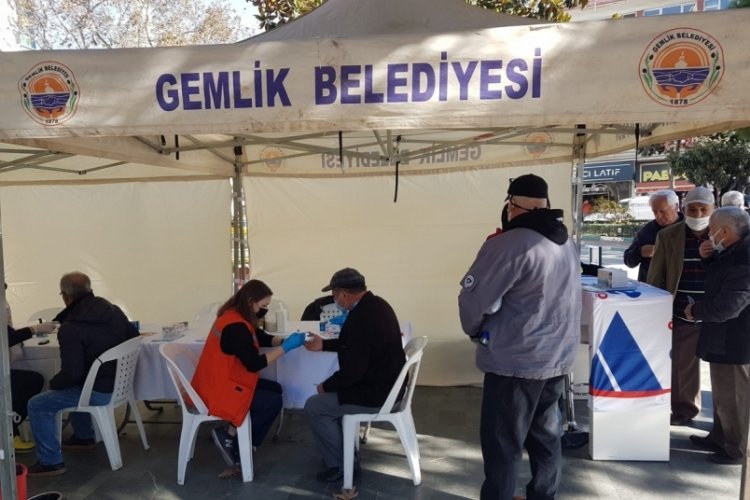 Bursa Gemlik Belediyesi Gemliklilerin kan şekerini &ouml;l&ccedil;t&uuml;