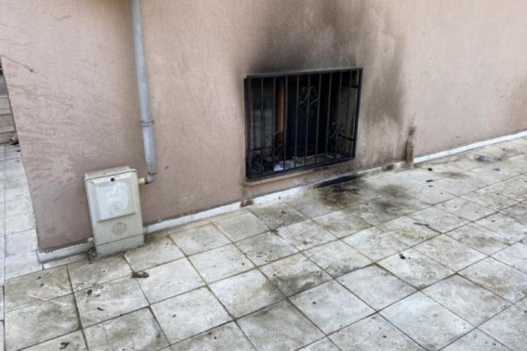 &Ouml;nce evini ateşe verdi sonra kendini yakmaya &ccedil;alıştı