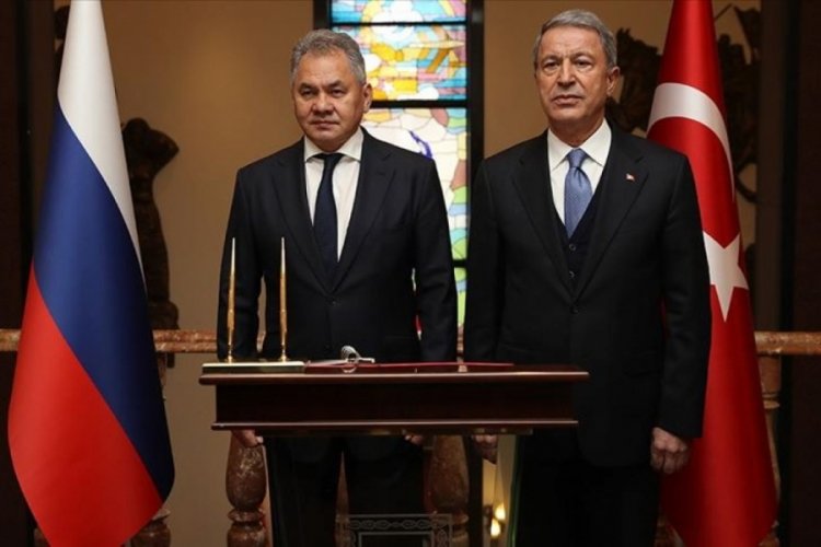 Hulusi Akar Rus mevkidaşı Sergey Şoygu ile telefonda g&ouml;r&uuml;şt&uuml;