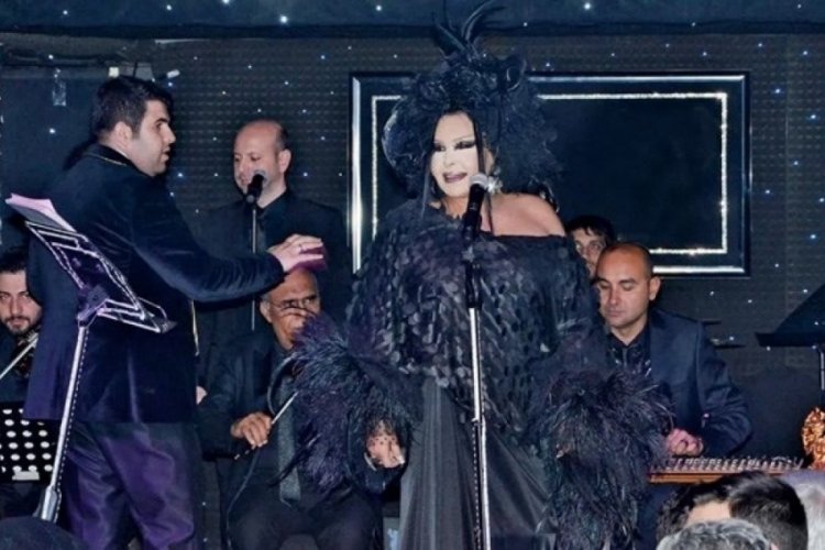 B&uuml;lent Ersoy'dan orkestra ekibine tepki: Nank&ouml;rler