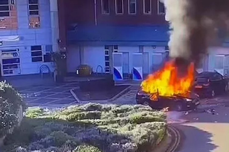 İngiltere'de bombalı saldırı: Failin kimliği a&ccedil;ıklandı