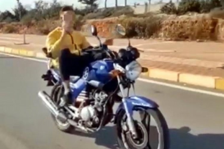 &Ouml;l&uuml;mle dalga ge&ccedil;ti! Sırt &uuml;st&uuml; uzanıp keyif yaptı