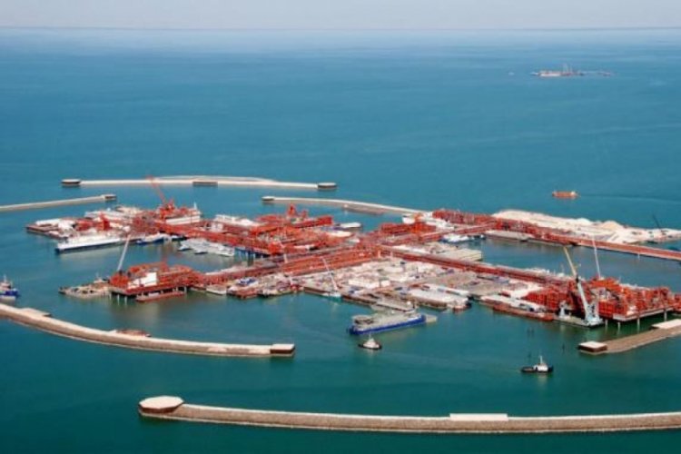 Kazakistan 2 yeni petrol sahasını Rusya ile işletecek
