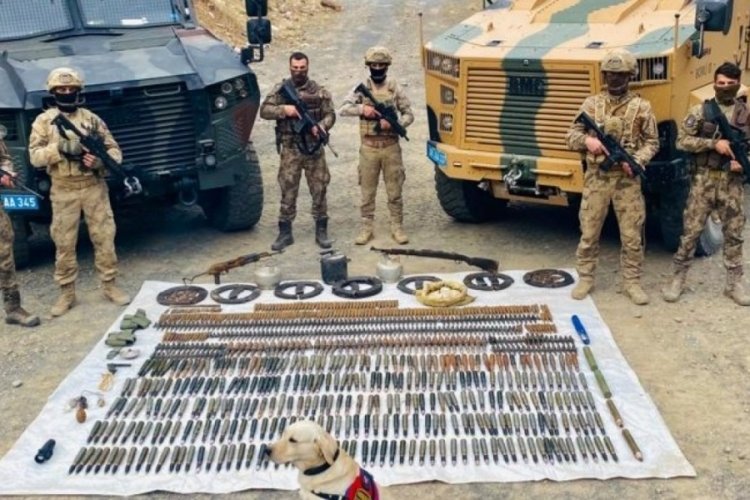 Hakkari'de Eren-14/Kış-4 operasyonunda m&uuml;himmat ele ge&ccedil;irildi