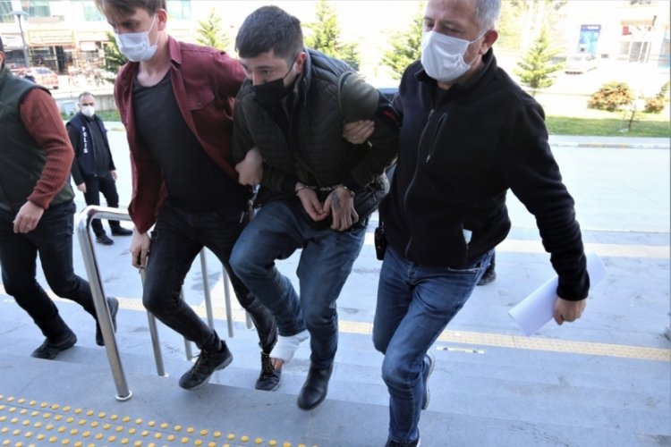 Kız kardeşini sosyal medyadan takip eden iş arkadaşını &ouml;ld&uuml;rd&uuml;
