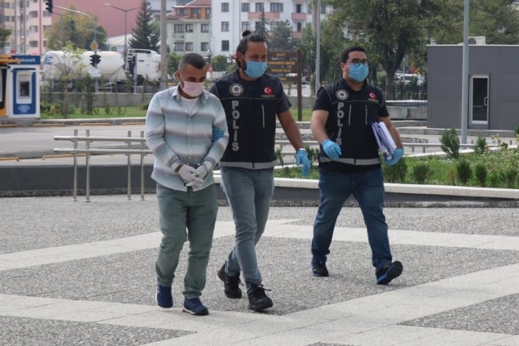 İ&ccedil; &ccedil;amaşırında eroin sakladı, 12 yıl 6 ay hapis ile 25 bin lira adli para cezası aldı