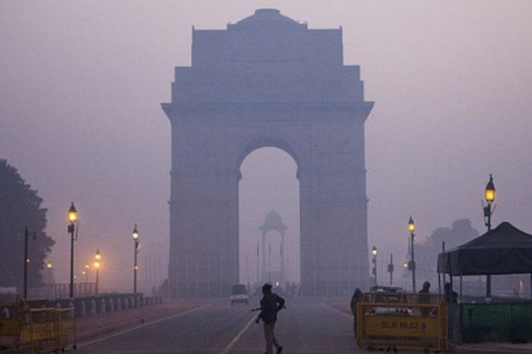 Delhi'de hava kirliliği nedeniyle okullar kapandı