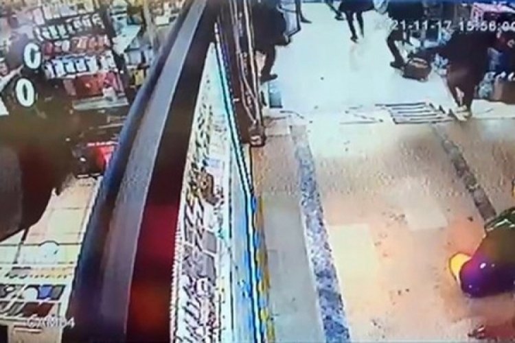 D&uuml;zce'deki deprem anında panik i&ccedil;inde ka&ccedil;ıştılar