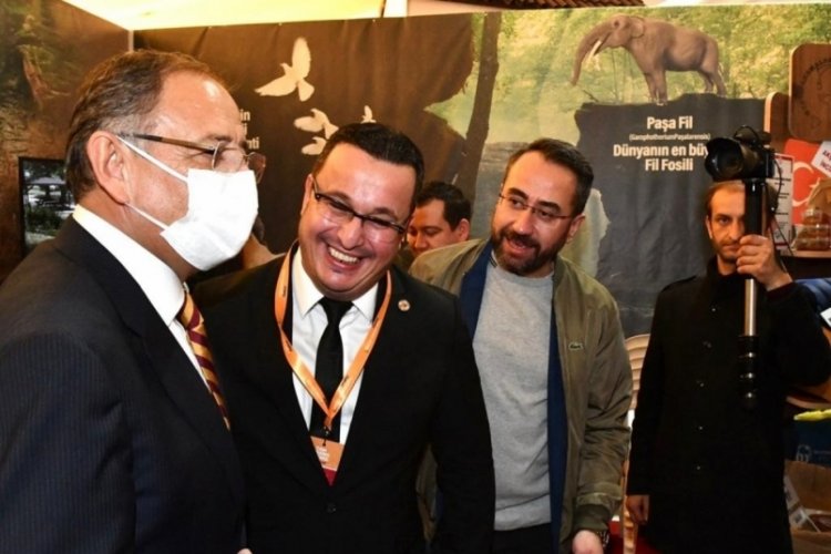 Mehmet &Ouml;zhaseki: Ajanslara milyonlarca dolar veriyorlar