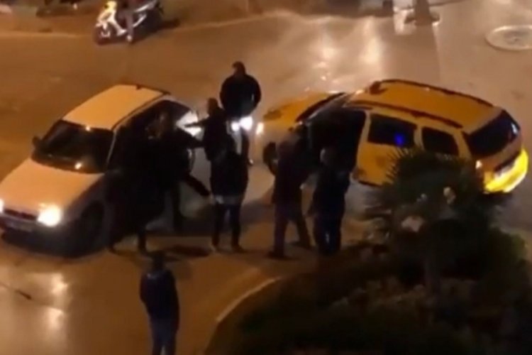 Bursa'da yol verme kavgası kamerada&nbsp;